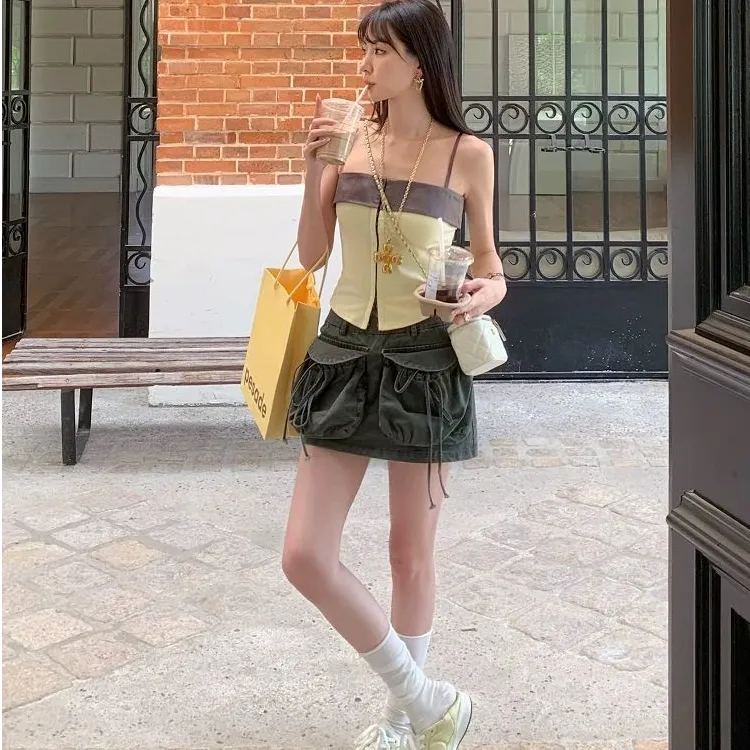 撞色拼接性感吊带上衣女装夏季2025新款气质修身显瘦百搭短款背心