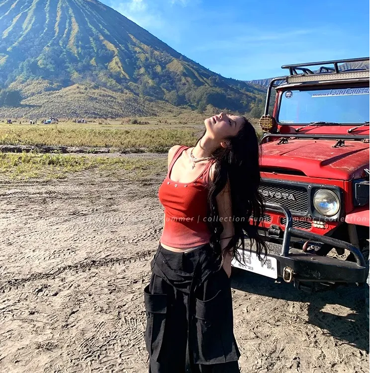 2025夏季新款时尚打底吊带背心气质显瘦洋气休闲百搭性感辣妹外穿