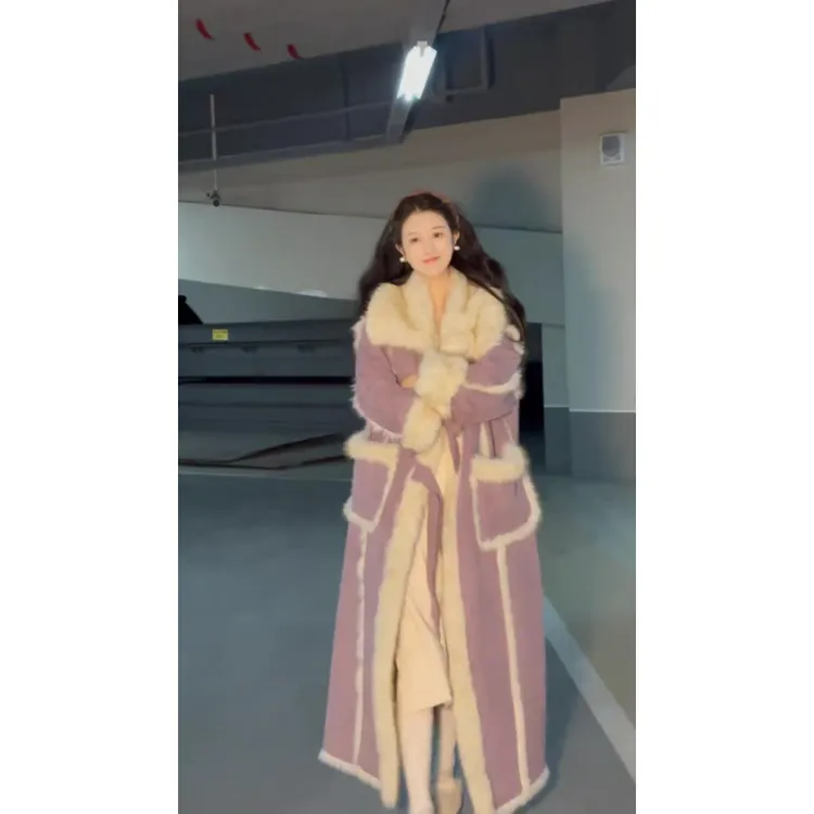 2025冬季新款韩系小香风皮毛一体羊羔毛中长款外套女加厚保暖大衣