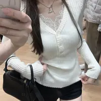 韩系蕾丝拼接纯欲风打底毛衣女秋冬v领坑条高级感针织衫内搭上衣