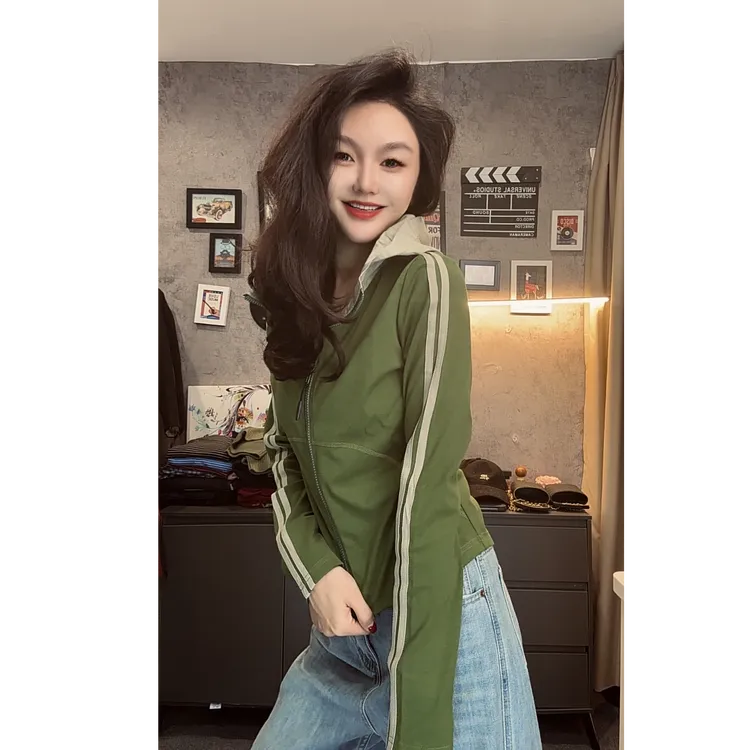 高弹力精梳棉撞色连帽拉链卫衣女修身显瘦袖子织带设计休闲上衣