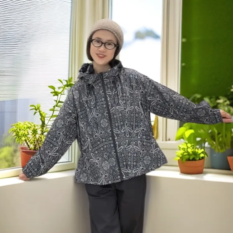 新思维新款腰果花拉链长袖轻职风常规款连帽短风衣休闲速干防风