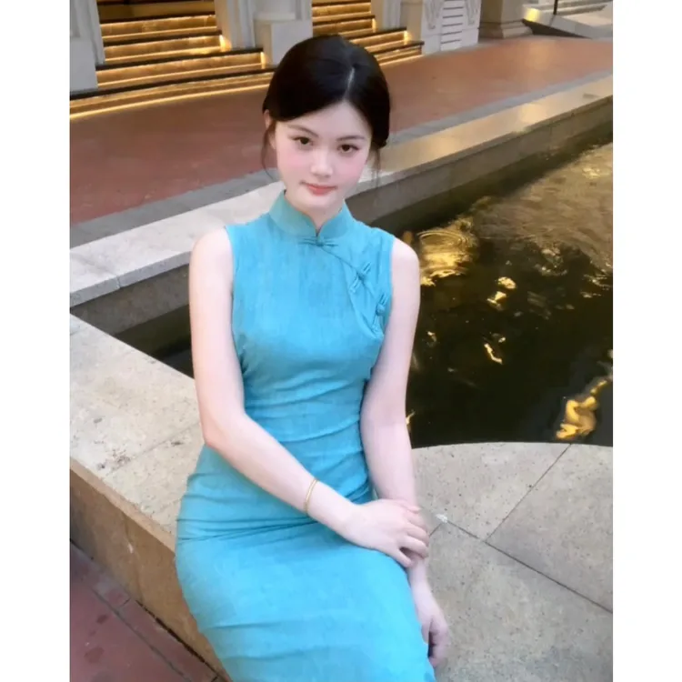 MARIE.COCO新中式湖蓝色立领盘扣无袖古法旗袍裙女素雅国风连衣裙