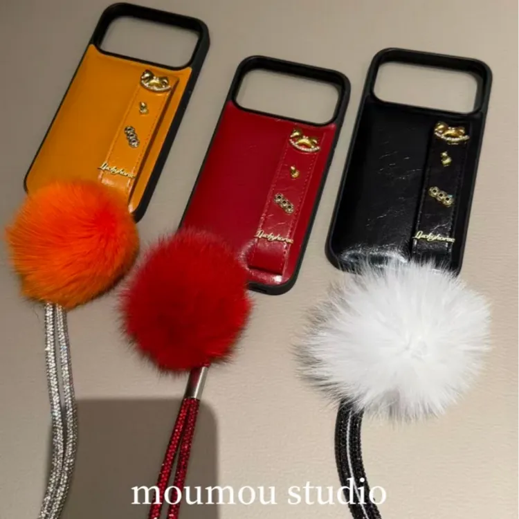 皮质小马手腕带适用iPhone17promax苹果17pro手机壳16pro挂脖链15