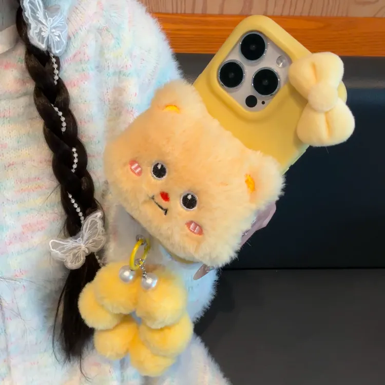 欧克里里日韩蝴蝶结毛绒小熊适用苹果16/15/14/13/12手机壳华为p7
