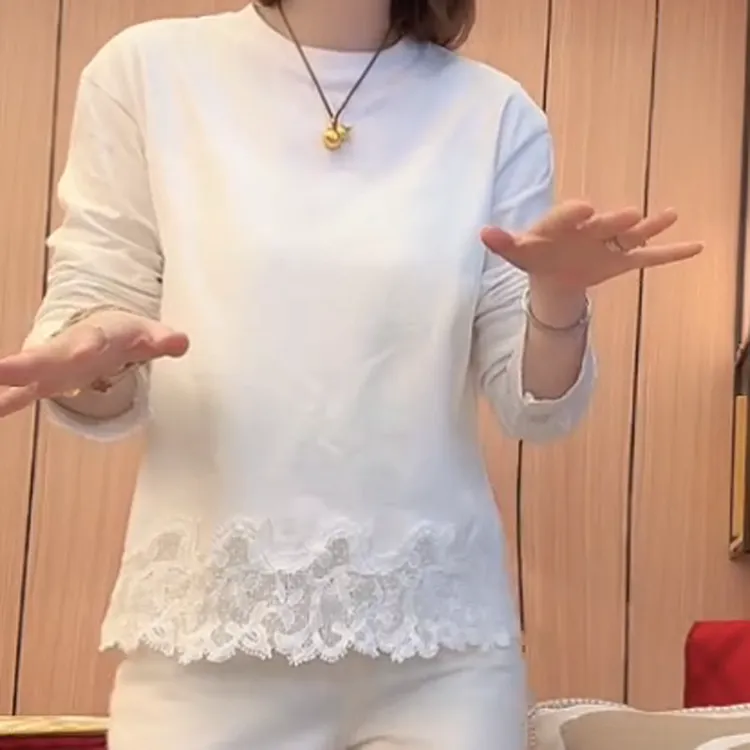 「短款繁花蕾丝」新款圆领显瘦拼接蕾丝长袖百搭宽松上衣