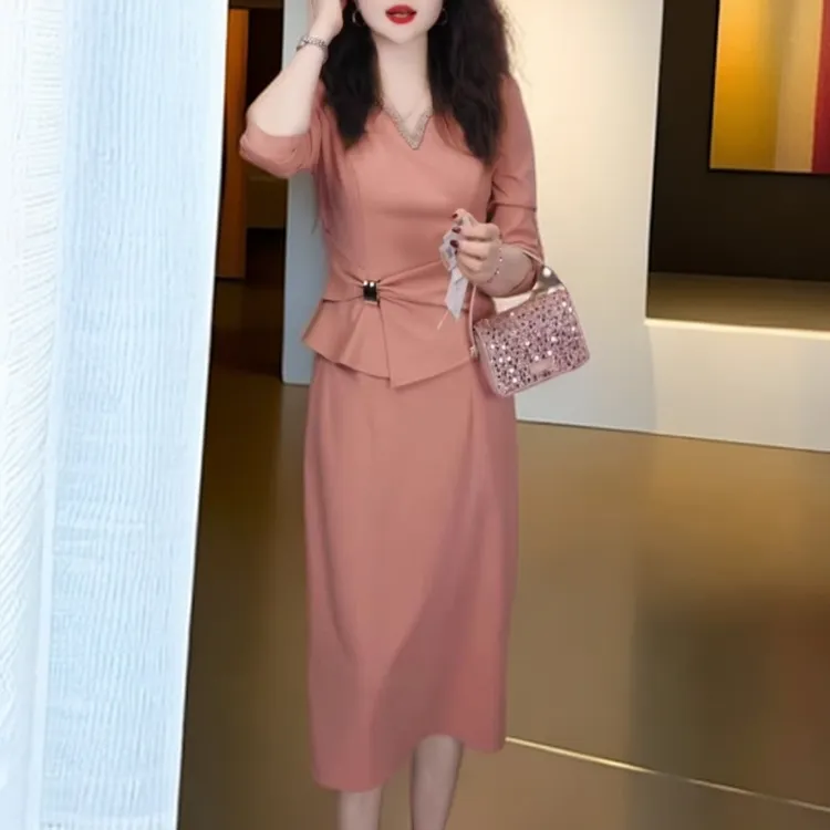 2025年春秋季新款减龄气质显瘦时尚洋气修身女神范假两件连衣裙子