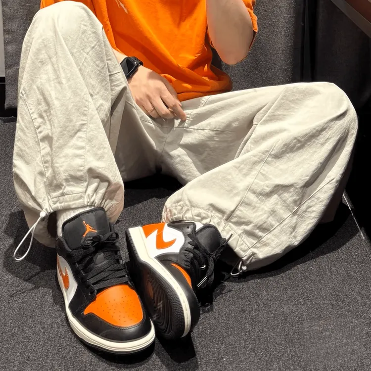 NIKE耐克男鞋官方正品AJ1扣碎黑橙低帮板鞋休闲运动鞋553558-081