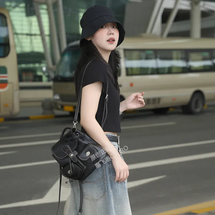 塞飞洛CEFIRO头层牛皮双肩包高级轻奢通勤时尚百搭便携包 1078