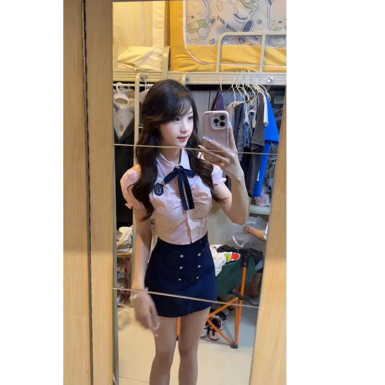 甜辣风收腰显瘦浅粉色泡泡袖衬衫女制服藏蓝色裙裤两件套装