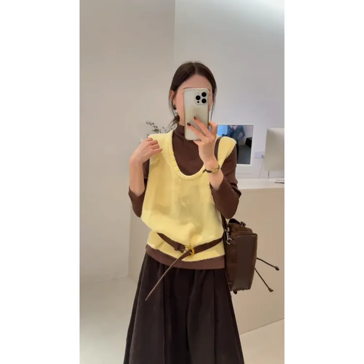 MARIE.COCO小众不撞款咖色内搭修身打底衫叠穿v领马甲背心半身裙