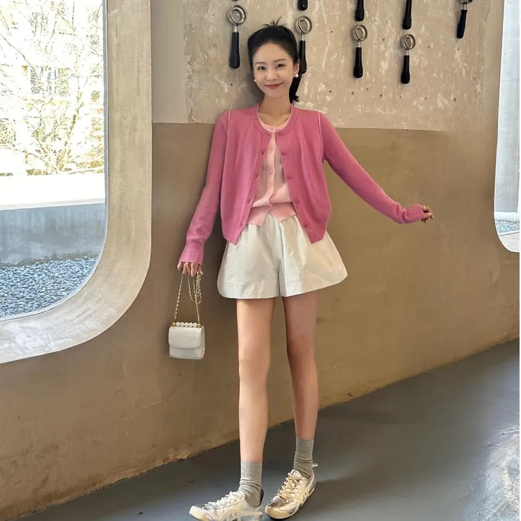 2025春季时尚新款韩系通勤假两件针织上衣休闲短裤温柔知性衣服女