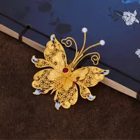 厚義金铺手工制作足金双翅蝴蝶胸针