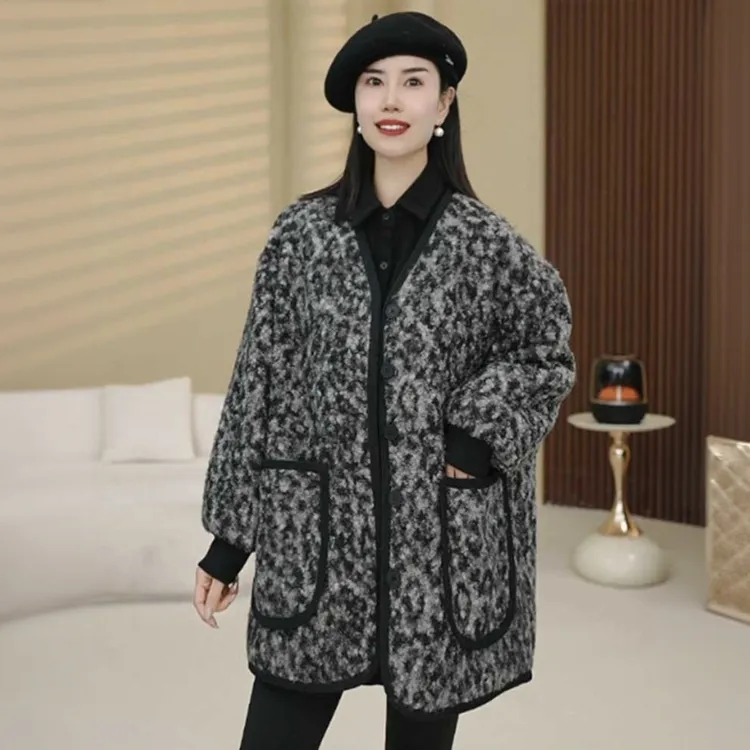 2025秋冬新款豹纹休闲小香风外套女中长款颗粒绒宽松气质V领上衣