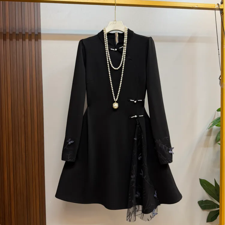 大码新款时尚气质复古轻奢风盘扣蝴蝶点缀拼纱显瘦连衣裙