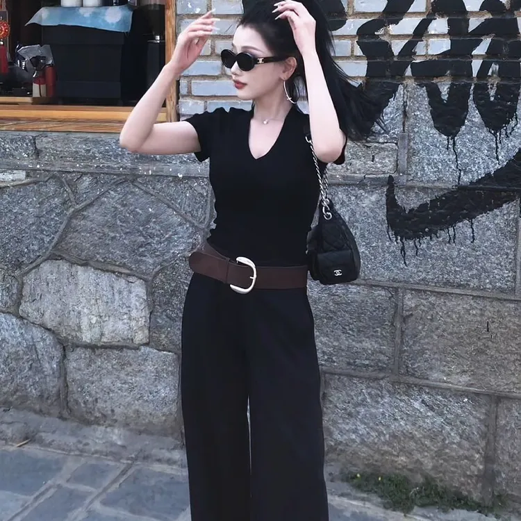 韩系V领短袖T恤女夏季辣妹纯欲设计感时尚显瘦百搭气质短款上衣潮