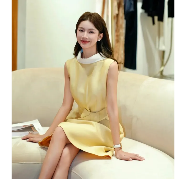 新款赫本风撞色领无袖连衣裙A字版气质高级复古千金财阀千金女装