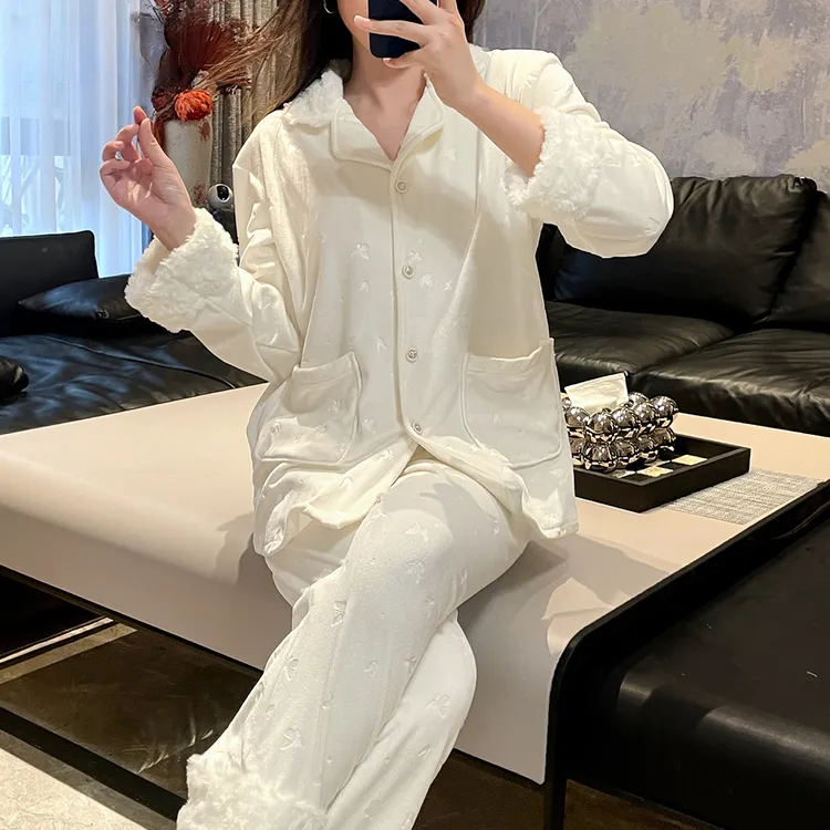 【初沁枫】显瘦海岛绒睡衣女秋冬新款高级感加厚保暖可外穿家居