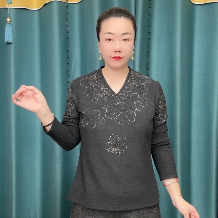 冬季保暖绒V领亮钻修身显瘦妈妈小衫打底衫