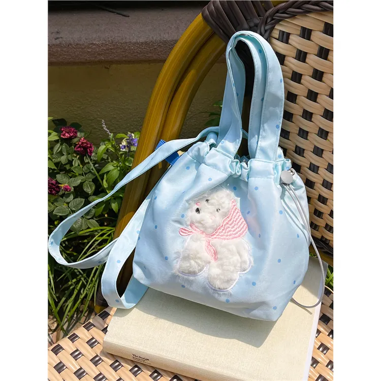 夏季新品斜挎包可爱手拎尼龙帆布包包女卡通刺绣小水桶包百搭休闲
