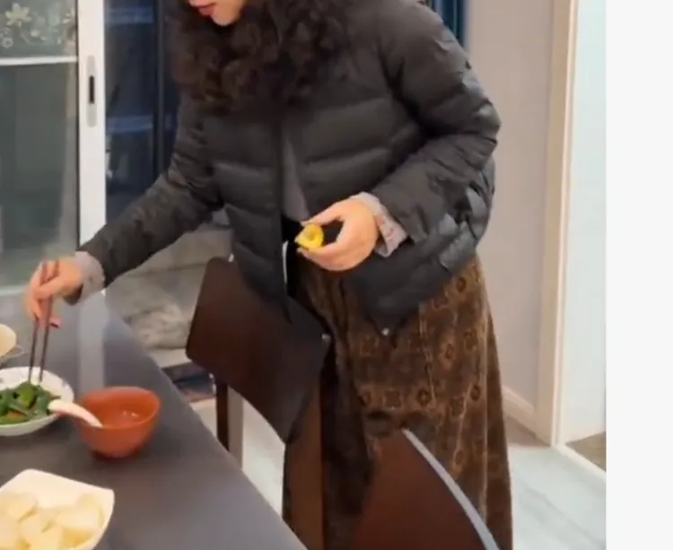 时尚潮流百搭精品女装dgd6797