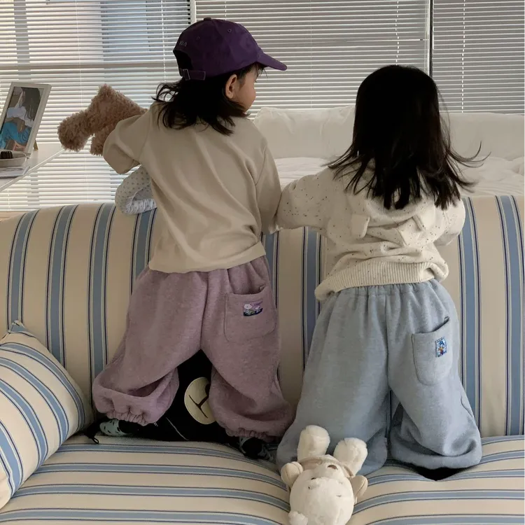 幼儿园儿童卡通卫裤秋装2025新款宝宝纯色裤子男女童运动束脚裤