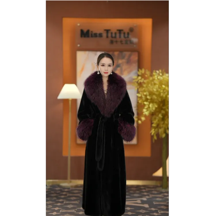 Miss TuTu高奢气质秋冬新款黑色玫红毛领气质显瘦毛外套