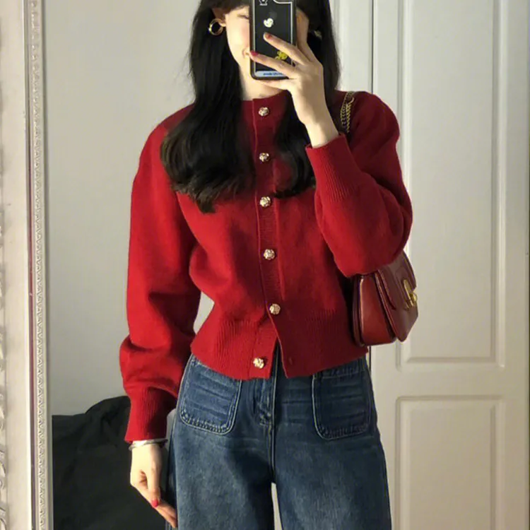 复古高级感红色毛衣外套女秋冬设计感小香风针织开衫收腰短款上衣