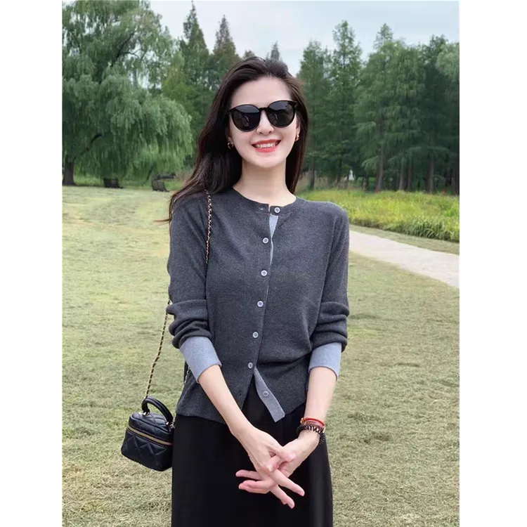 韩系灰色洋气长袖针织开衫上衣女早秋新款穿搭短款高级感毛衣外套