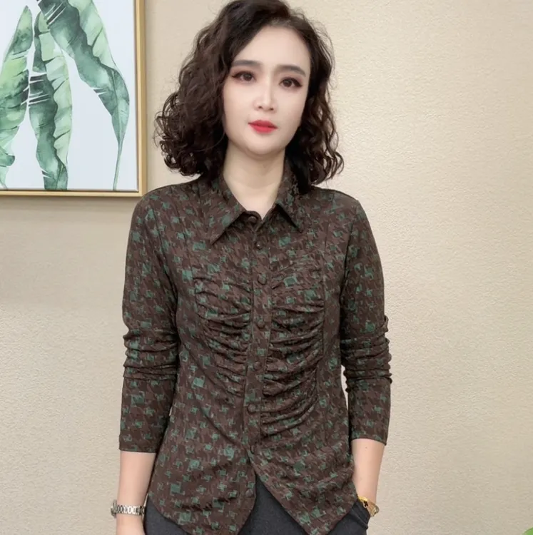 2025秋季新款气质时尚洋气显瘦翻领碎花褶皱款女士上衣#54756