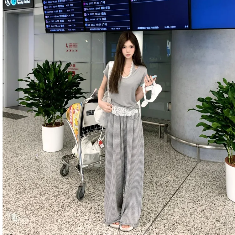 2025夏季新款时尚短袖上衣气质显瘦洋气休闲百搭宽松外穿辣妹上衣