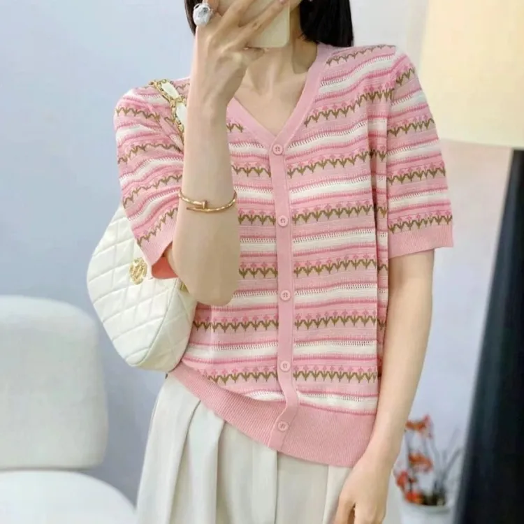 大码镂空提花洋气假开衫显瘦时尚撞色条纹百搭宽松女短袖针织衫