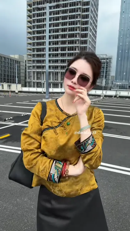 新中式复古圆领斜襟盘扣小衫2025年秋季新款中国风小众轻奢上衣女