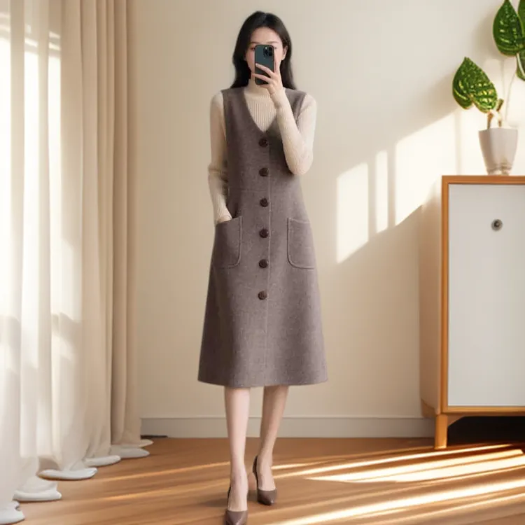 法式V领背心连衣裙女2026春季新款优雅气质独特漂亮无袖连衣裙