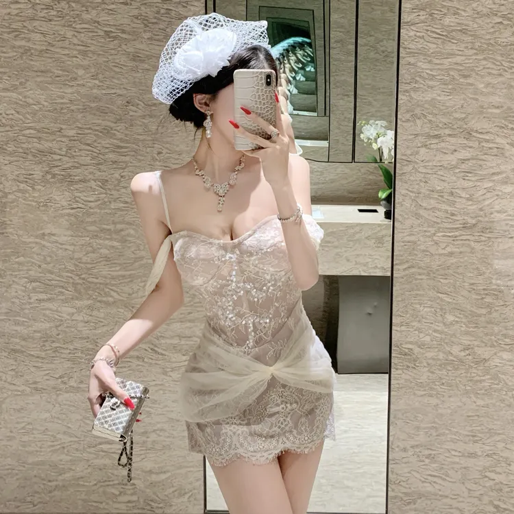 千金名媛拼网纱连衣裙女纯欲高腰修身显瘦生日宴会礼服性感包臀裙