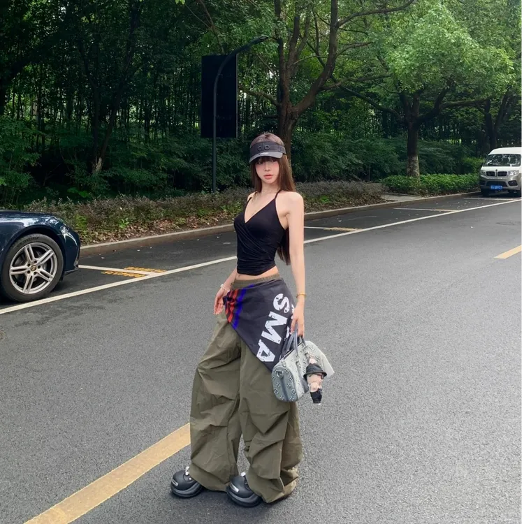 2025夏季新款时尚打底吊带背心气质显瘦洋气休闲百搭性感辣妹外出