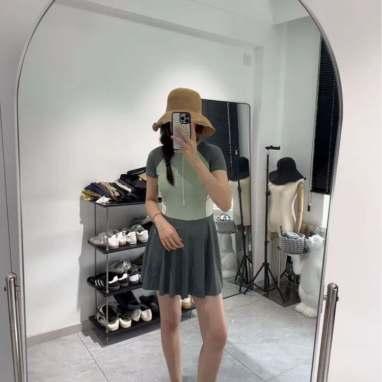 大冰冰同款 大码微胖小蛮腰遮臀显瘦运动保守连体女式遮肉泳衣女