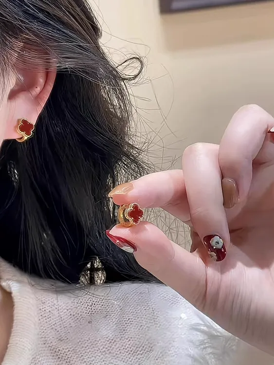 红色幸运草耳扣轻奢小众个性百搭甜美气质耳饰R3024