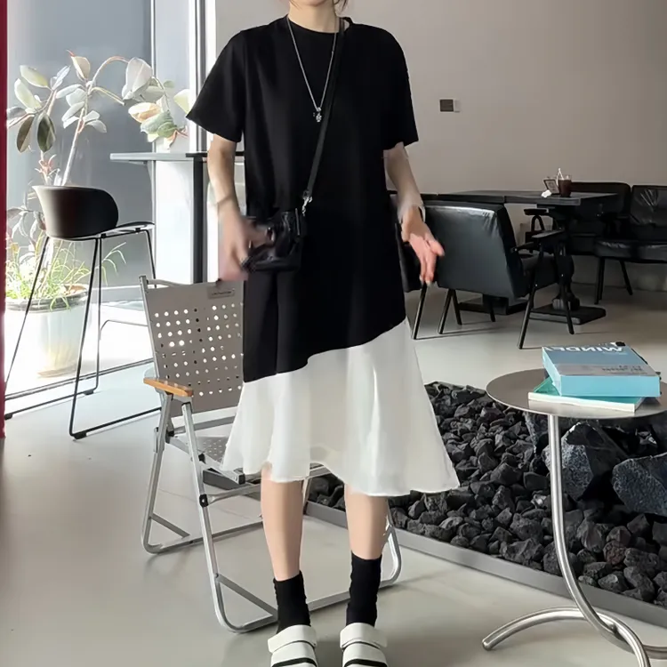 大码女装夏季时尚设计感拼接连衣裙胖mm遮肉宽松显瘦精致小黑裙子