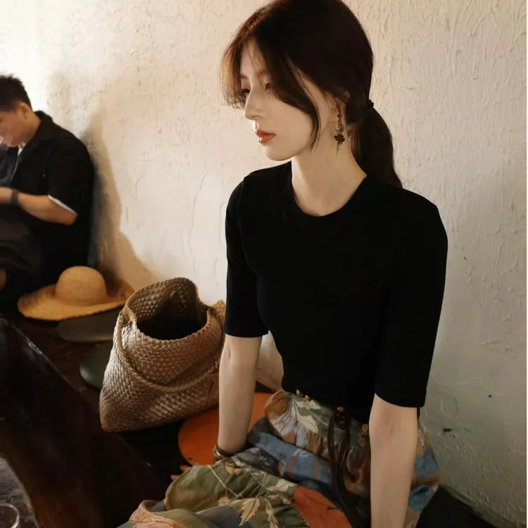 法式短袖T恤女装夏季2025新款气质黑色修身显瘦五分袖上衣设计感