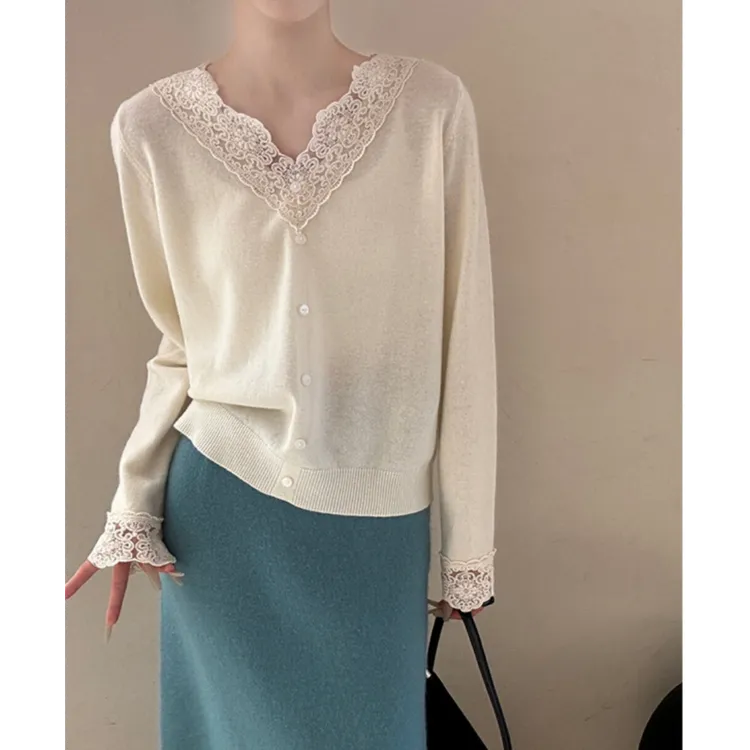3373套头V领蕾丝拼接针织衫毛衣长袖秋季上衣新款法式时尚温柔风