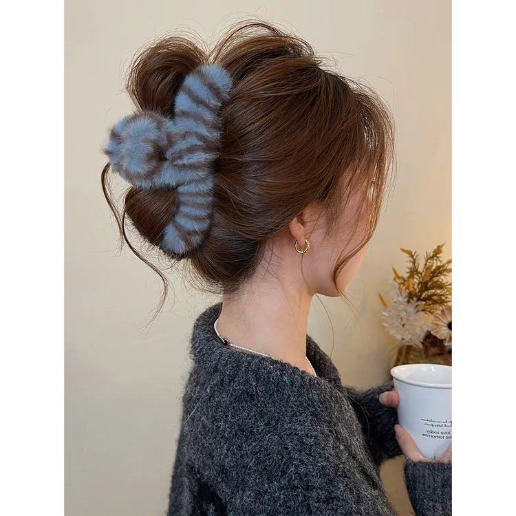 秋冬高级感毛绒豹纹抓夹女大号后脑勺毛茸茸鲨鱼夹盘发发夹子头饰