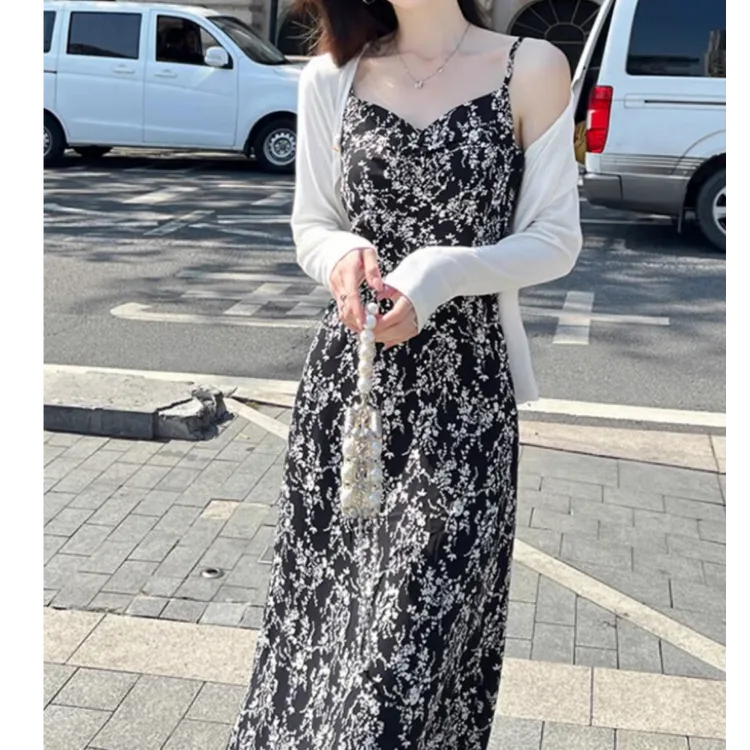 雪纺碎花吊带连衣裙2025春夏新款法式茶歇裙度假风中长款沙滩裙子