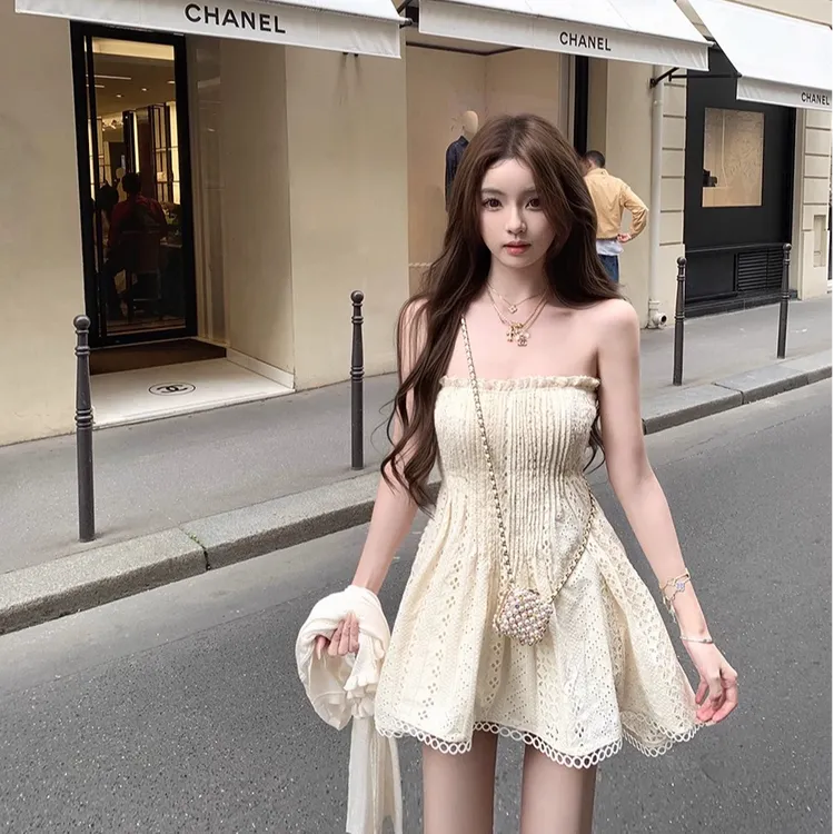 【康鹏街31号】2025夏季新款蕾丝抹胸收腰绣花连衣裙显瘦收腰短裙女