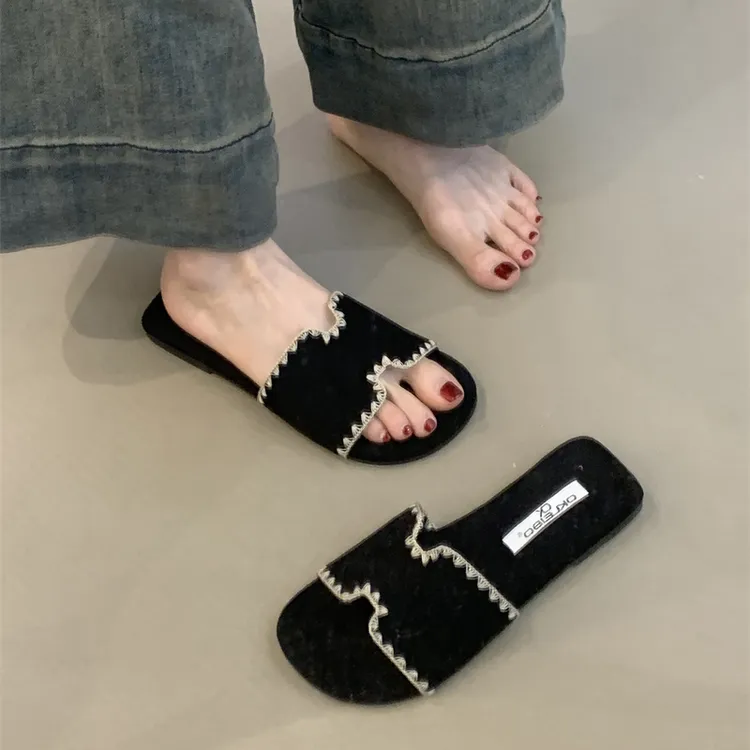 LB-C832平底民族风凉鞋女2025年夏季配裙子一字露趾罗马沙滩凉拖