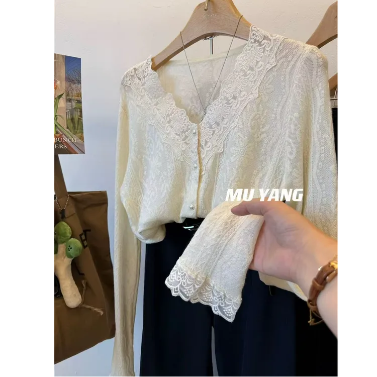 浪漫主义~温柔纯欲风蕾丝钩花v领针织衫上衣1398