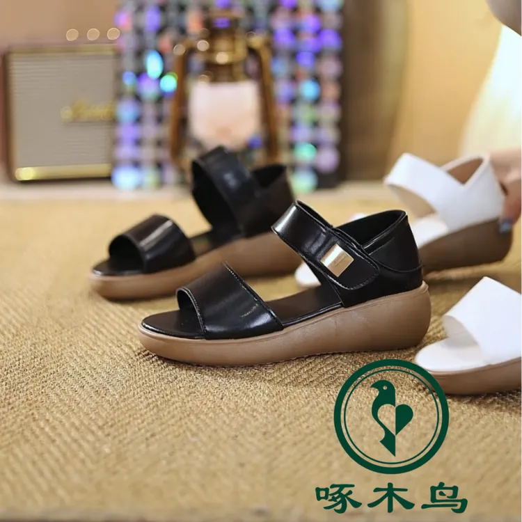 【品牌力荐】2025真皮夏软底凉鞋女休闲百搭妈妈鞋厚底防滑坡跟凉鞋