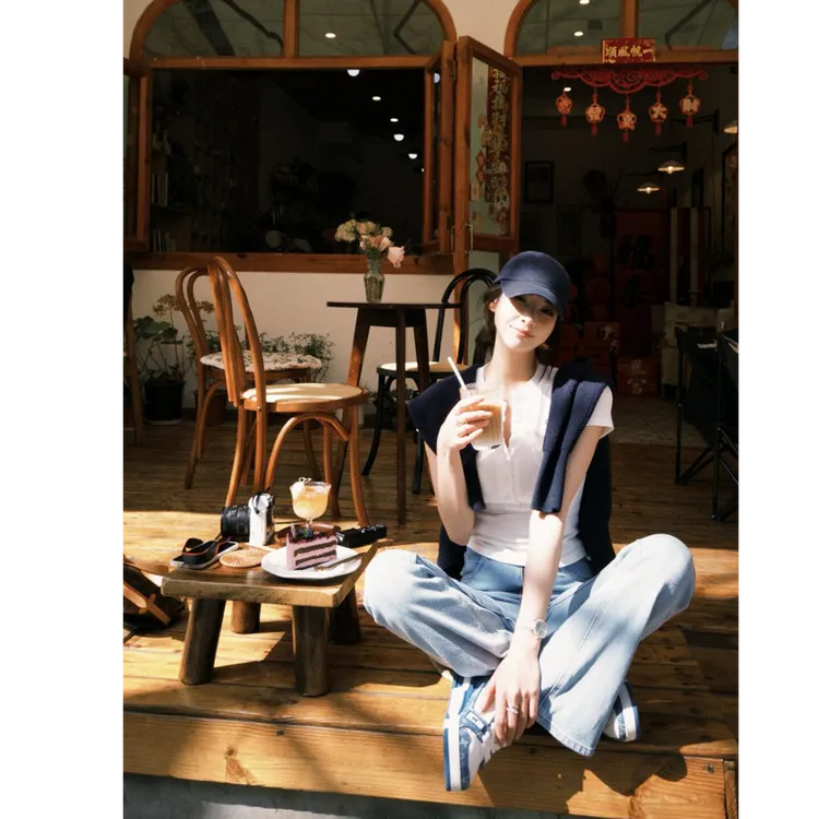 2025春夏季时尚新款韩系通勤百搭高级感短袖T恤上衣显瘦牛仔裤女