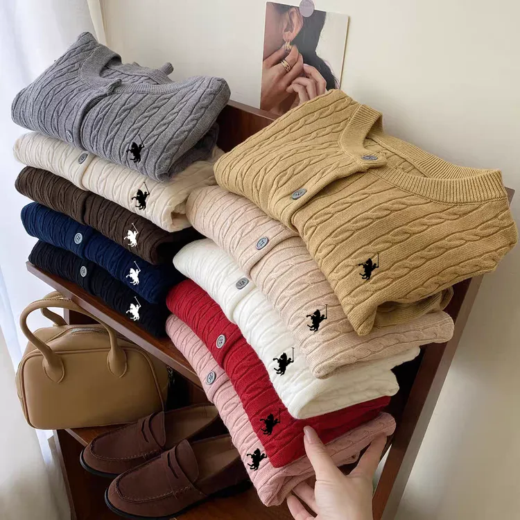 【现货】小马刺绣显瘦百搭宽松长袖针织开衫女洋气复古软糯麻花毛衣