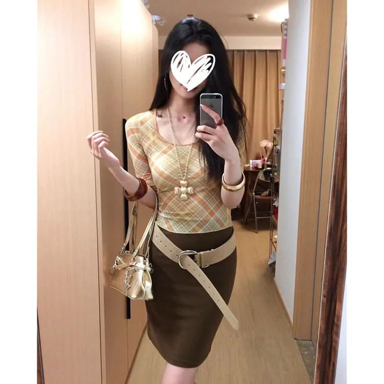 法式中袖长袖高级设计感T恤2025年秋季新款修身显瘦纯欲女上衣潮